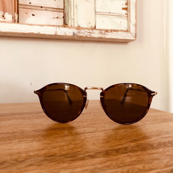Persol Accessories - Persol Sunglasses like new & polaraized